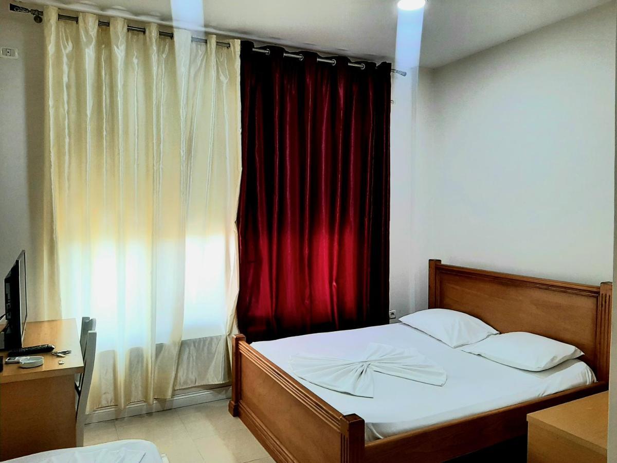 Hotel Vila Giorgio Shkodër Buitenkant foto