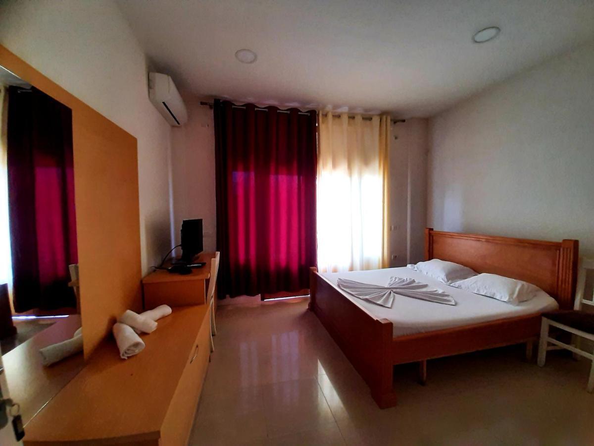 Hotel Vila Giorgio Shkodër Buitenkant foto