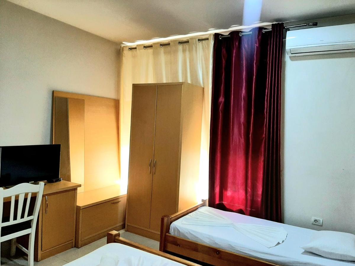 Hotel Vila Giorgio Shkodër Buitenkant foto
